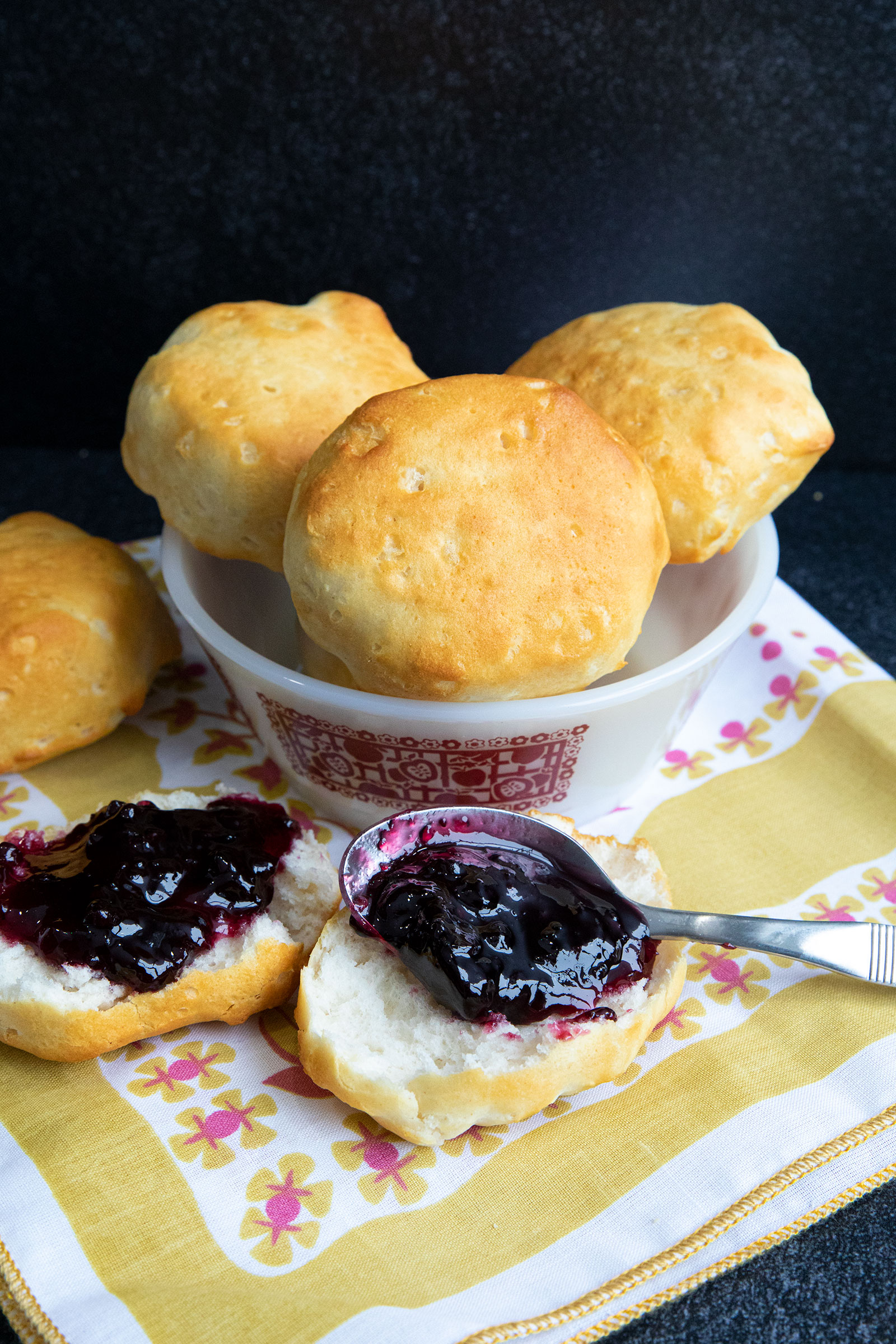 Air Fryer Biscuits (Pillsbury Grans Canned Biscuits)