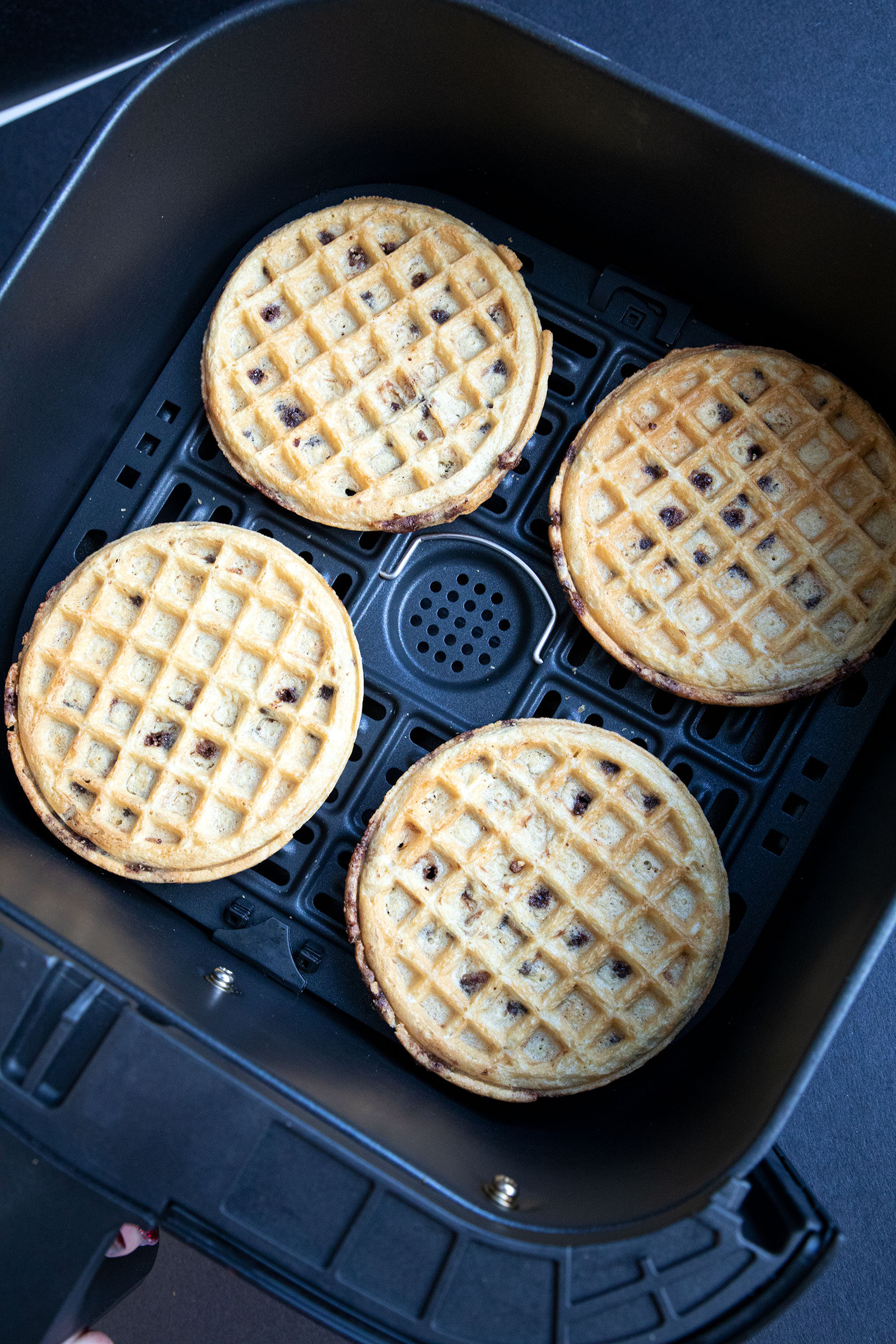 frozen waffles in air fryer basket 